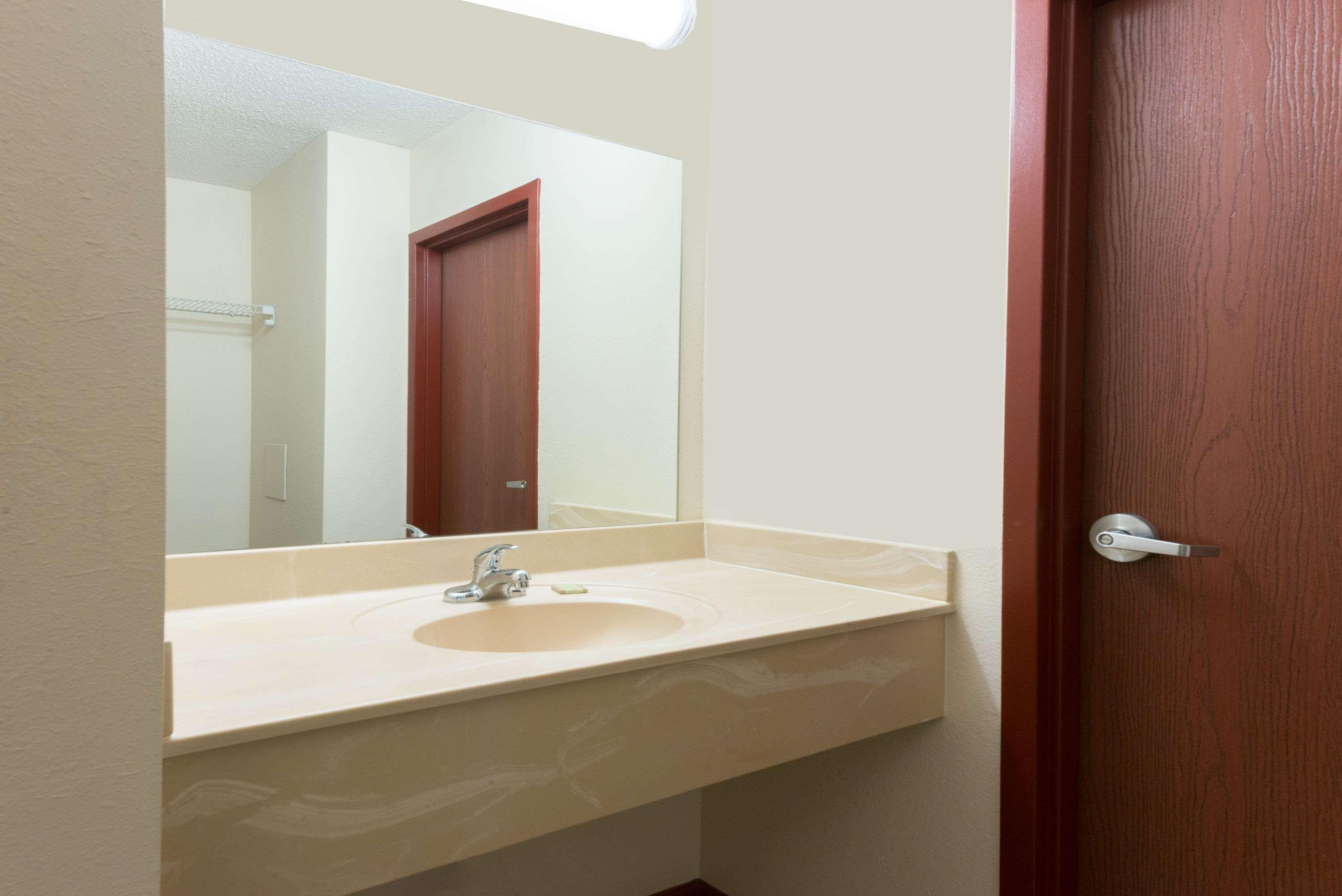 Super 8 By Wyndham Beaver Falls Luaran gambar