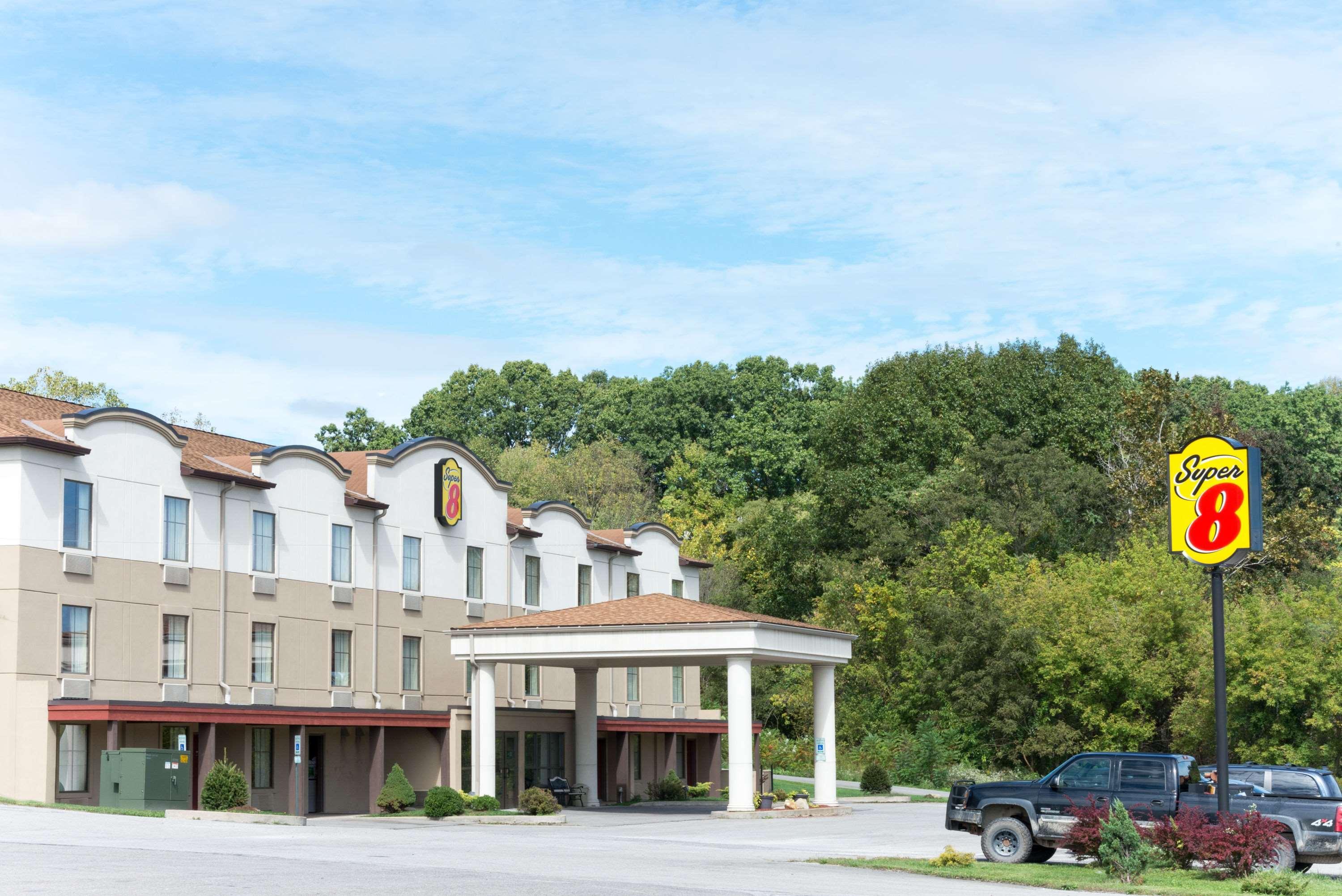 Super 8 By Wyndham Beaver Falls Luaran gambar
